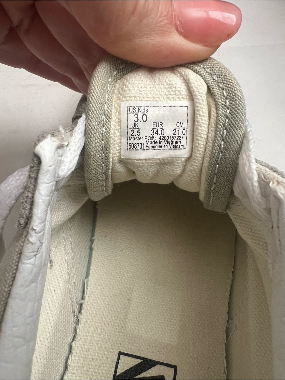 Vans Old Skool Low-Cut Skater Sneakers Kids Sz 3 Gray White Suede Canvas Casual - Picture 3 of 9